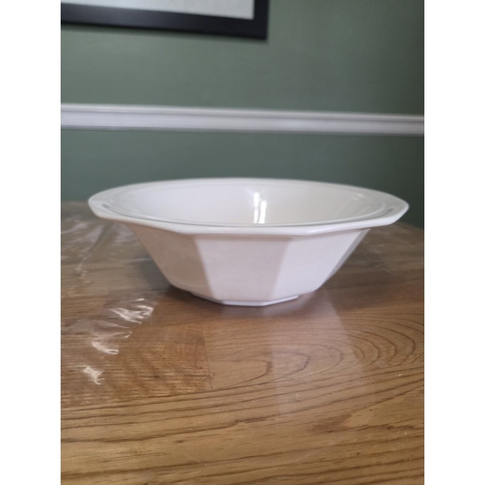 PFALTZGRAFF USA 'Heritage White 9¼" Round Vegtable Bowl 12-Sided White